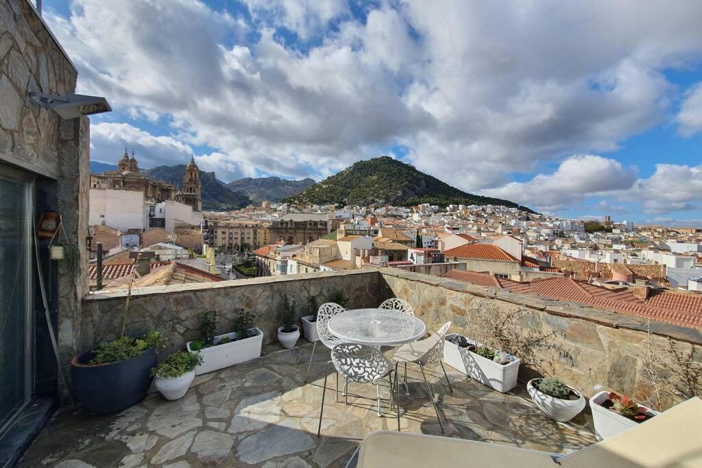 Atico Singular En El Centro Historico. Apartment Jaen Luaran gambar